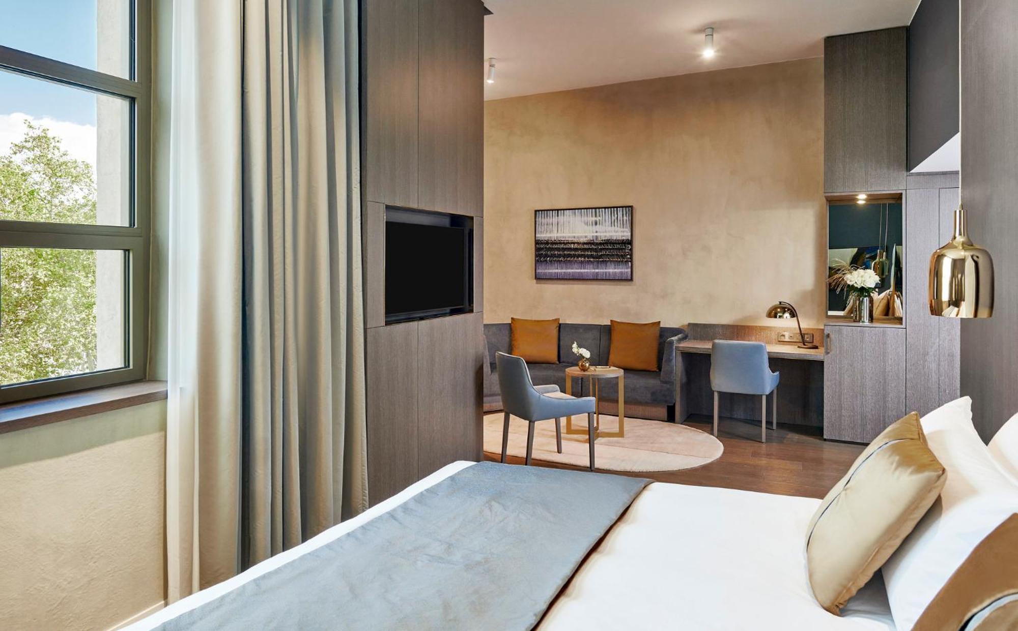 Junior Suite met Kingsize Bed en Uitzicht op de Rivier